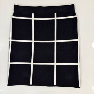 Saks Fifth Avenue Black & White Grid Skirt – Knit Skirt – Size M